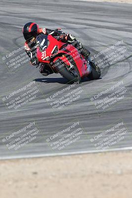 media/Nov-16-2025-Race Pace (Sun) [[8c5fa54630]]/Verified Riders/1-Turns 9 and 10 (925am)/